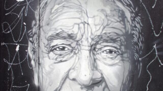 会社員の保険を断捨離して節約するイメージ