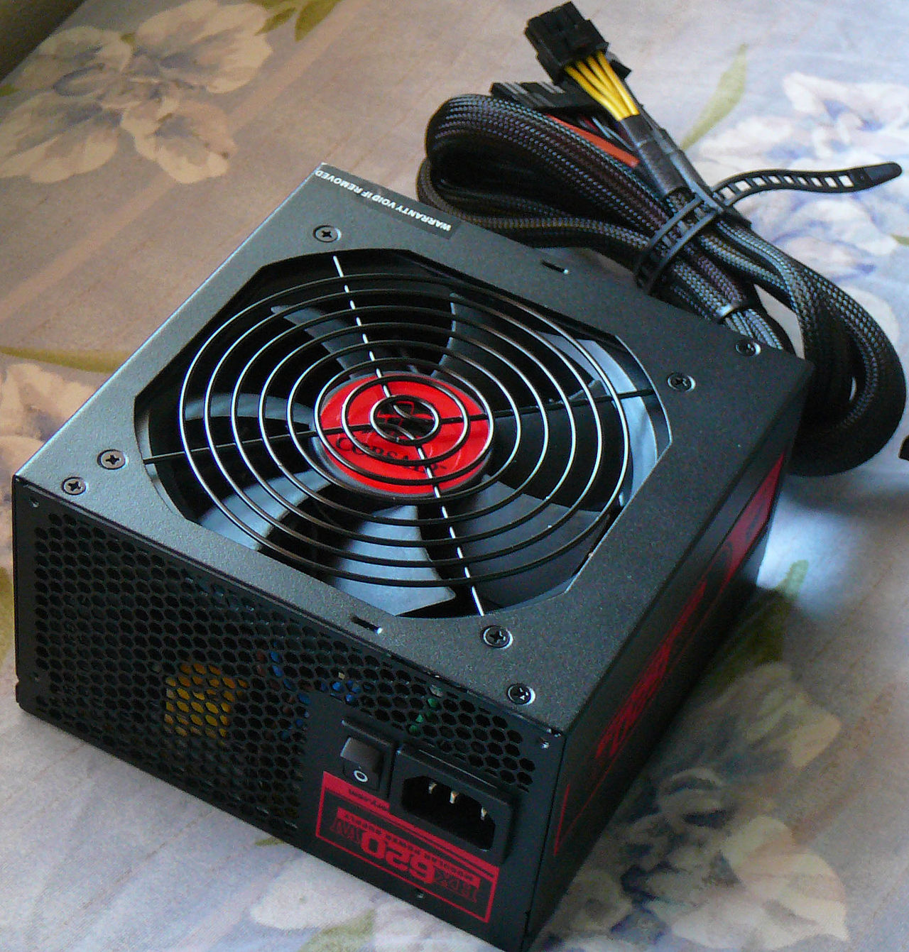 PC電源ユニット(PSU)の写真